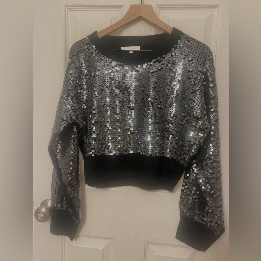 Black/Silver Crop Sequin Sweater Sz M NWOT